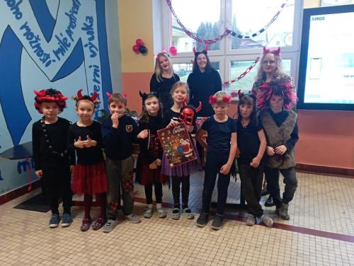 První čertí škola