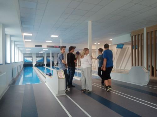 Deváťáci na bowlingu
